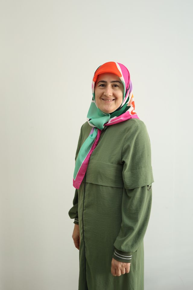 Ayşe BULAT — Hizmetli